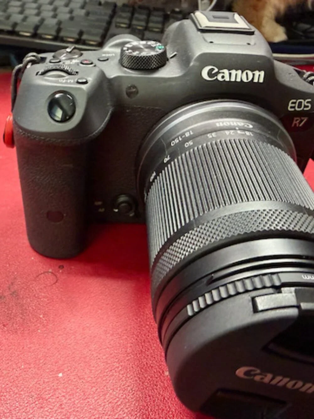 Canon Black EOS R7 Mirrorless Camera Kit with Lens and Charger